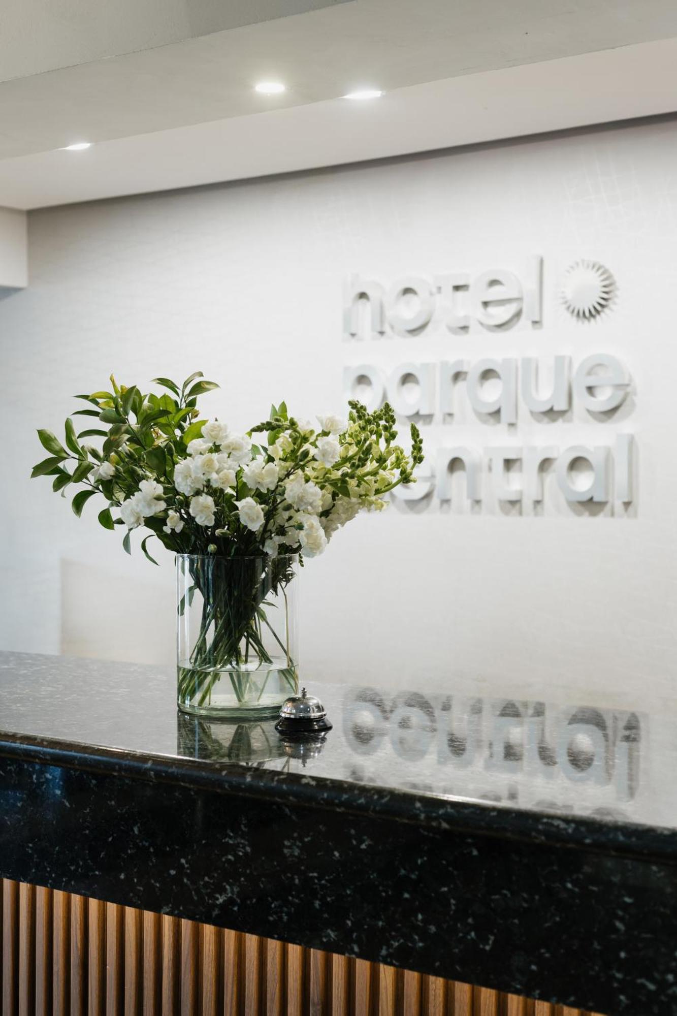 Hotel Parque Central Monterrey Zewnętrze zdjęcie