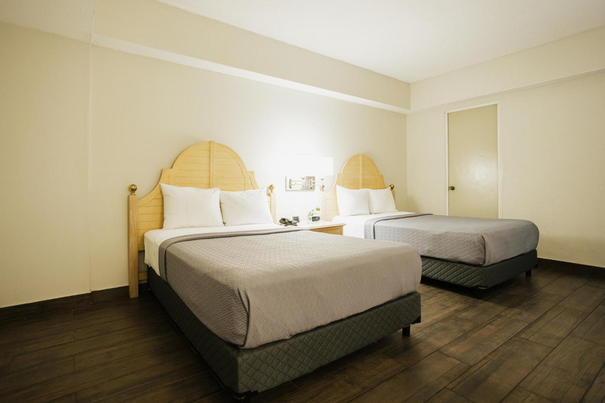 Hotel Parque Central Monterrey Zewnętrze zdjęcie