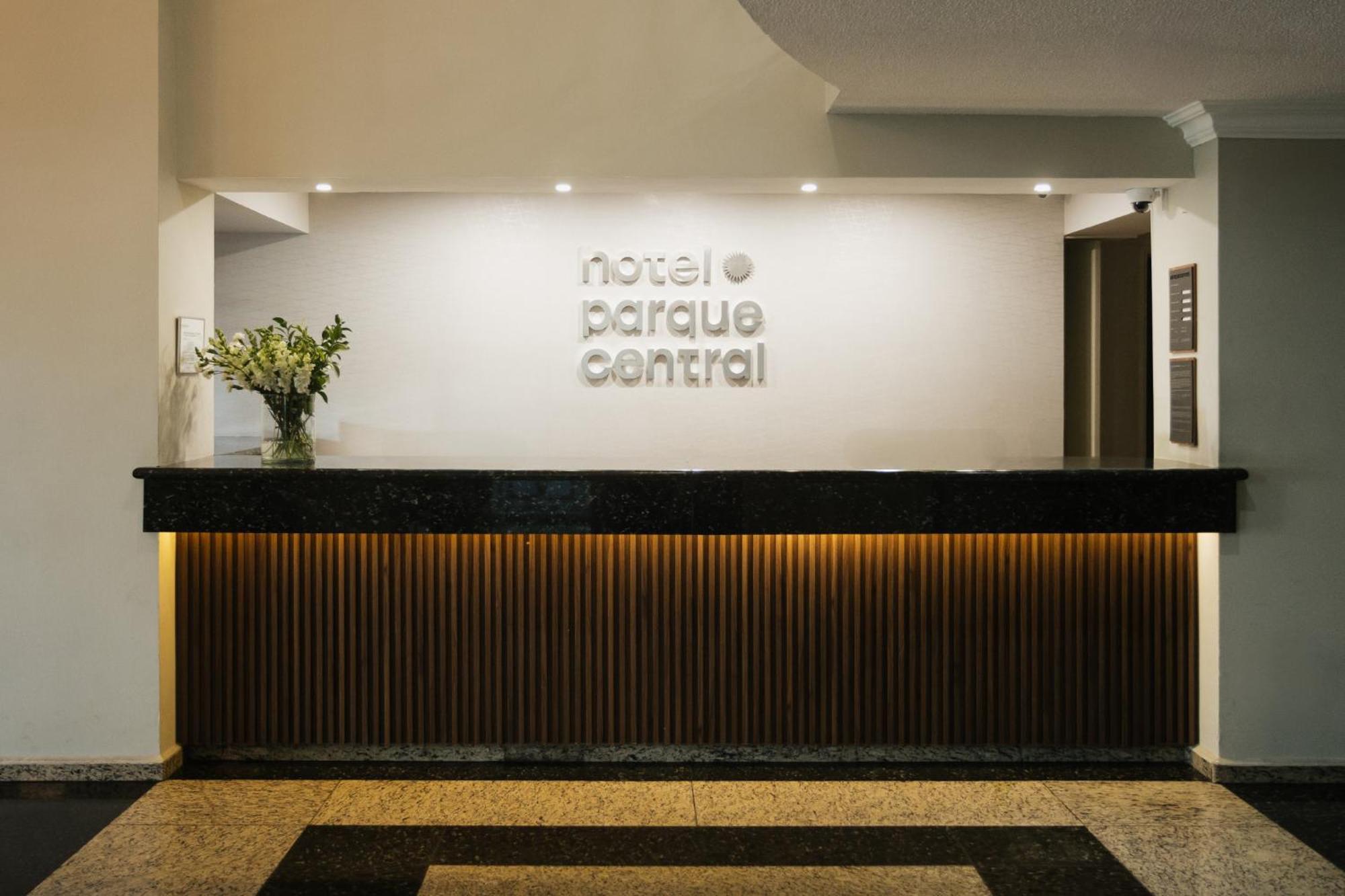 Hotel Parque Central Monterrey Zewnętrze zdjęcie